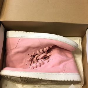 Pink Nike Air Jordens